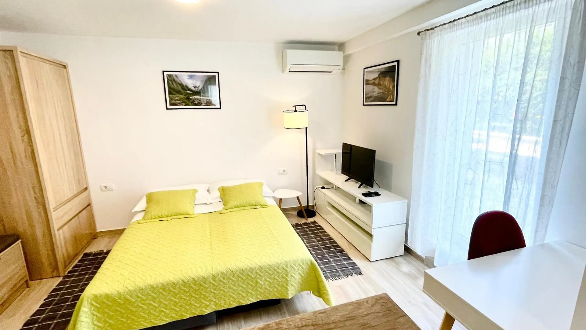 Velin Apartment Split