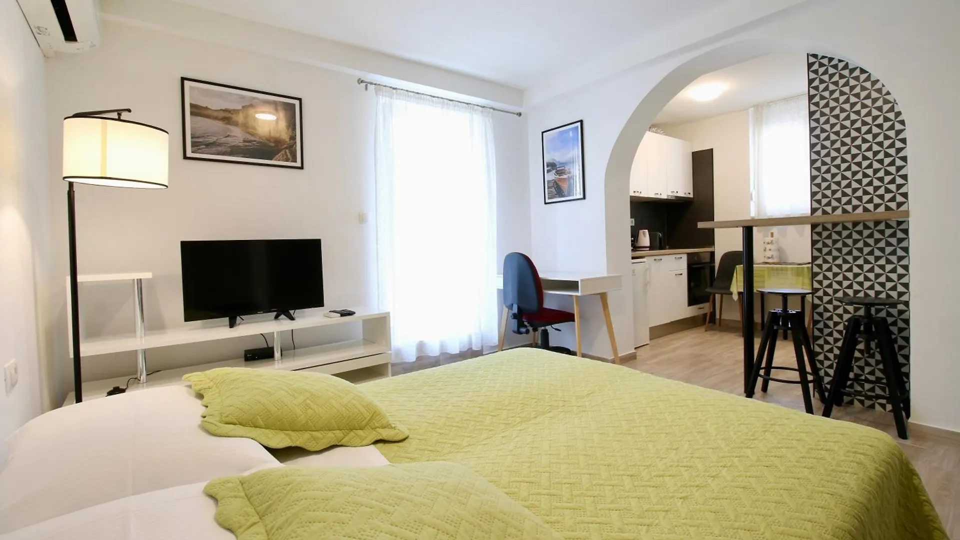 Velin Apartment Split 0*,