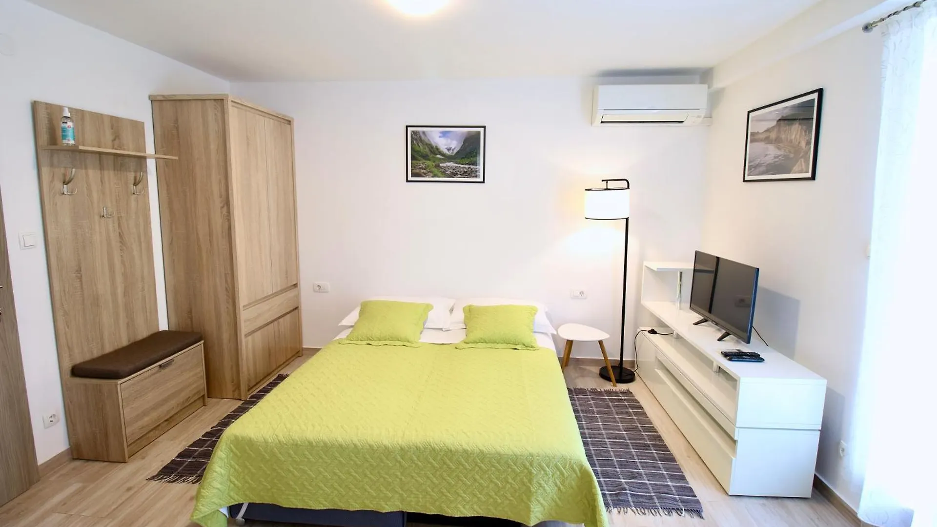 Velin Apartment Split